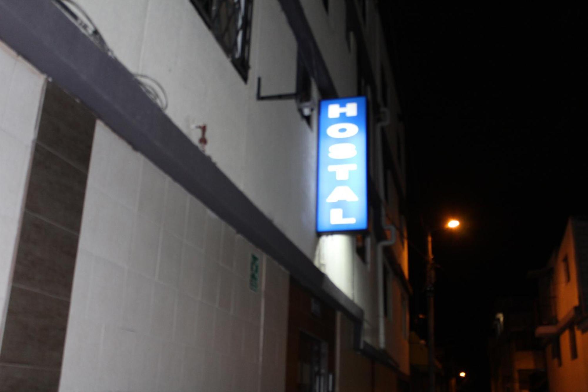 קיטו Julius Hostal, Desde Las 14 Horas Hasta 12 Del Mediodia מראה חיצוני תמונה
