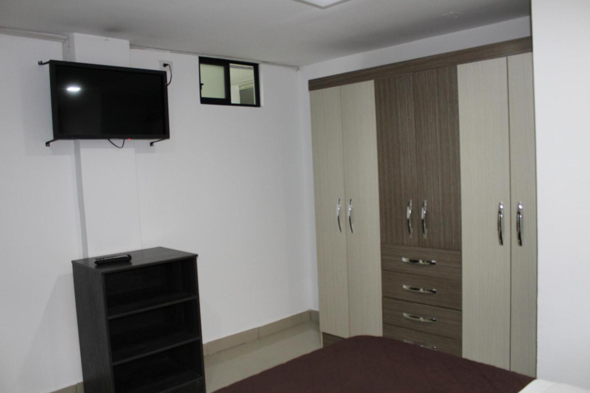קיטו Julius Hostal, Desde Las 14 Horas Hasta 12 Del Mediodia מראה חיצוני תמונה