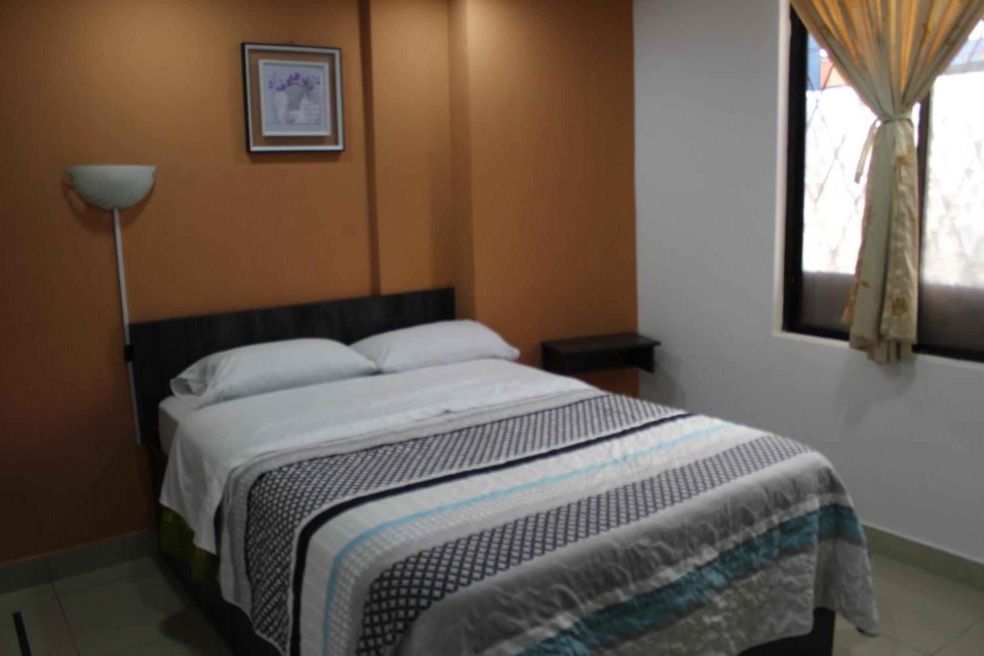 קיטו Julius Hostal, Desde Las 14 Horas Hasta 12 Del Mediodia מראה חיצוני תמונה