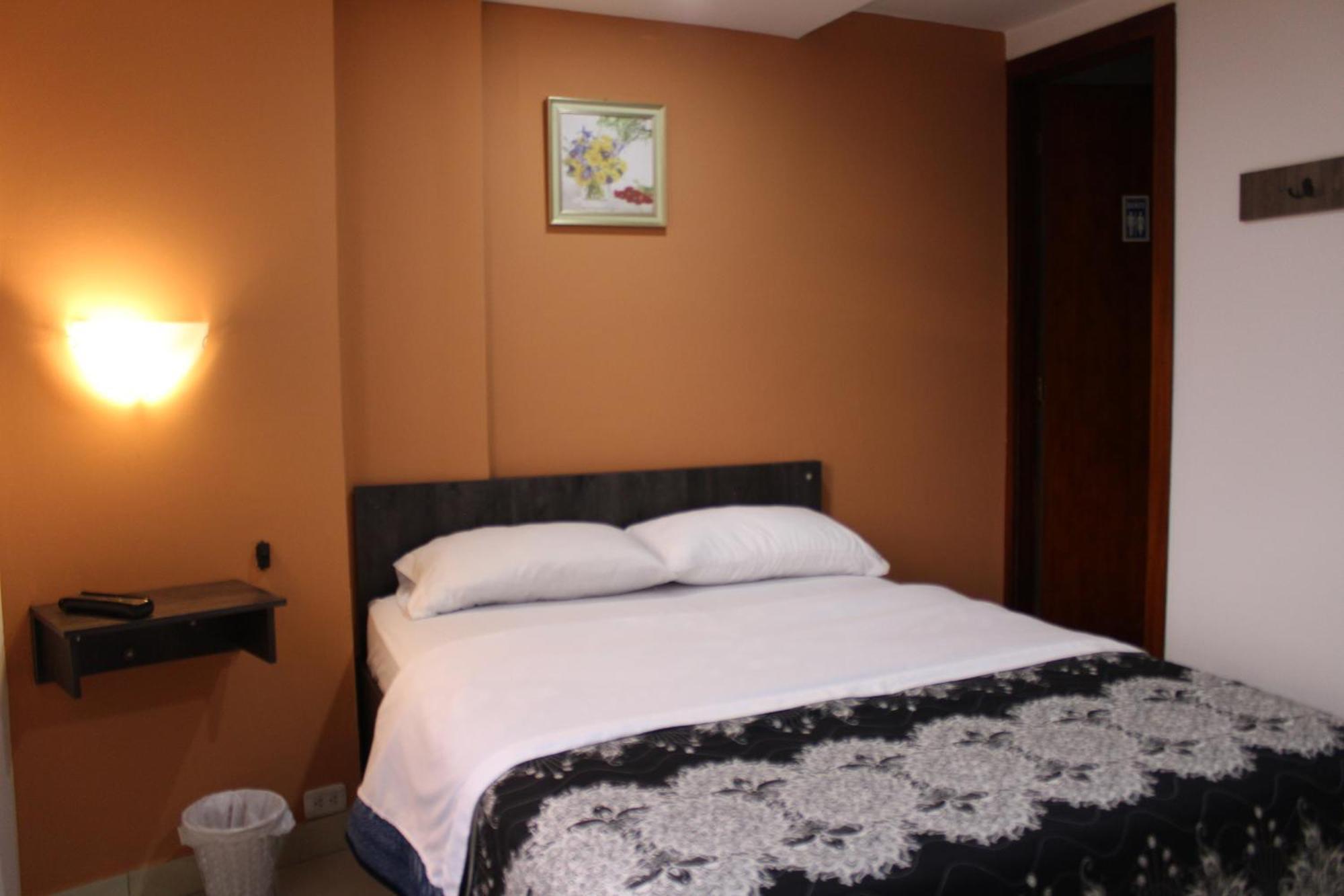 קיטו Julius Hostal, Desde Las 14 Horas Hasta 12 Del Mediodia מראה חיצוני תמונה