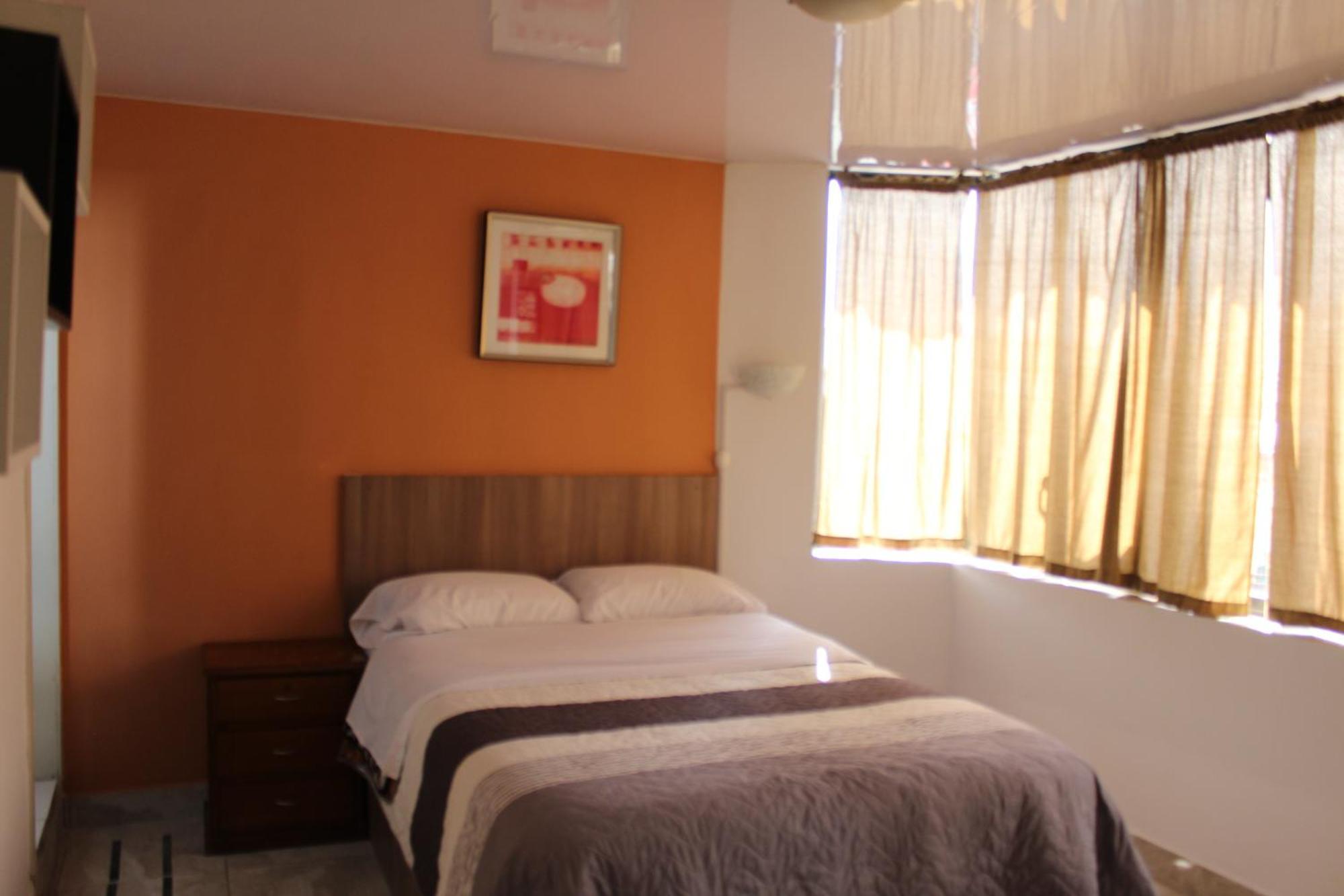 קיטו Julius Hostal, Desde Las 14 Horas Hasta 12 Del Mediodia מראה חיצוני תמונה