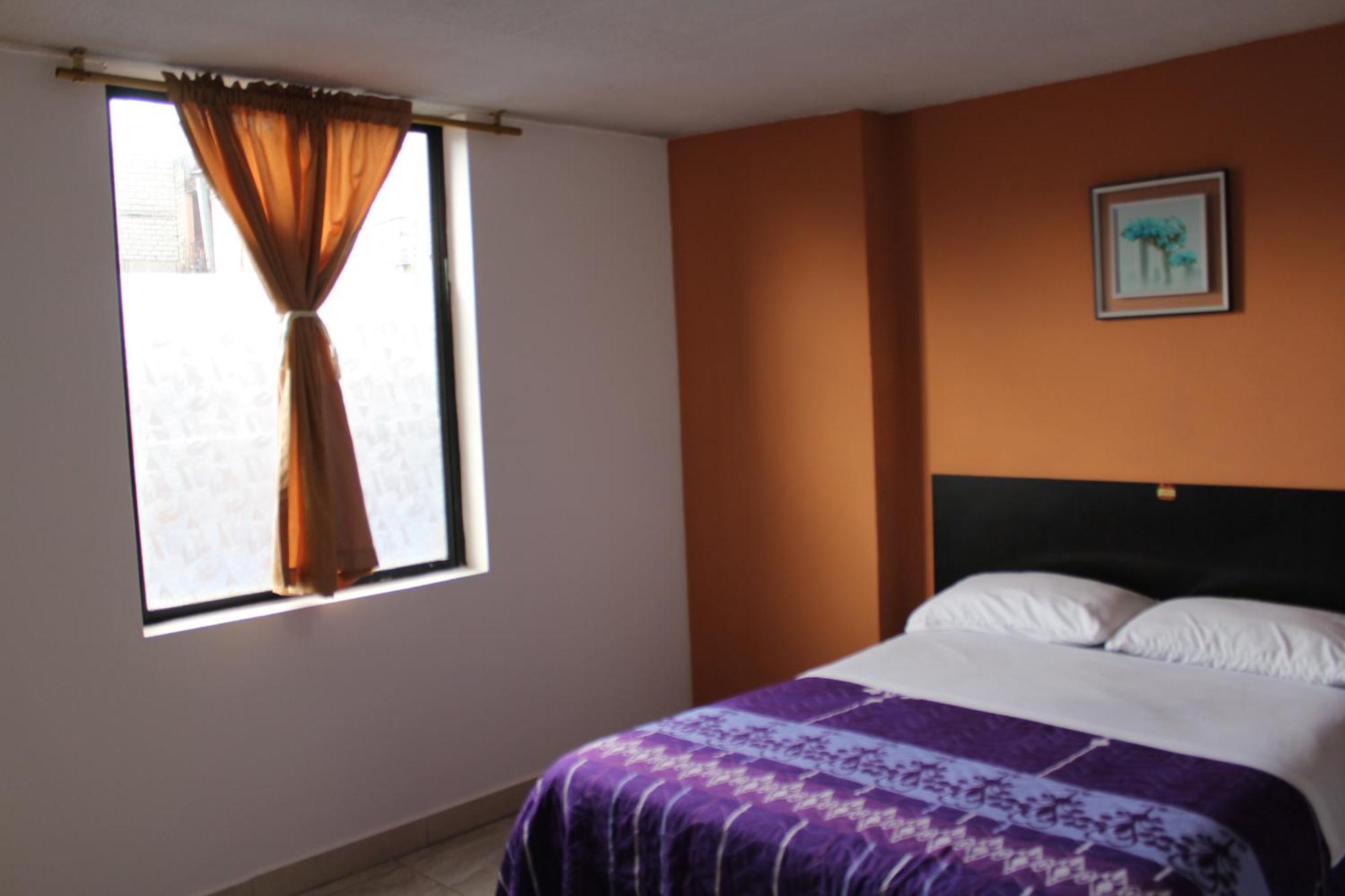 קיטו Julius Hostal, Desde Las 14 Horas Hasta 12 Del Mediodia מראה חיצוני תמונה